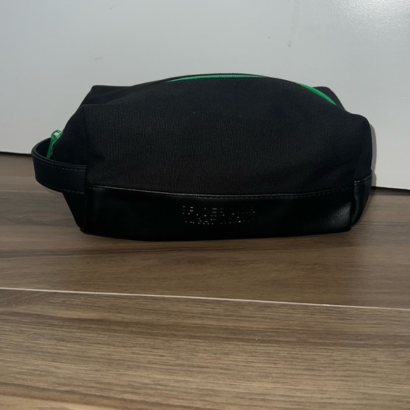 NWT Spice Bomb Fragrance Black Toiletry Bag - Picture 1 of 8